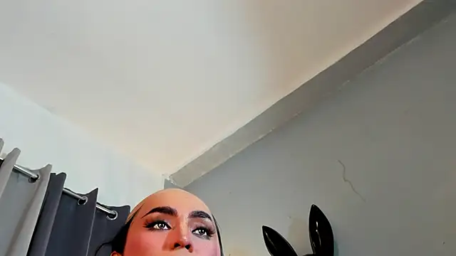 DominaAurumXXX webcam