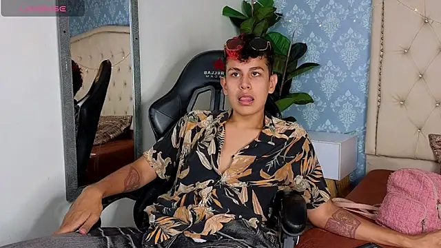 Blakee_Blossom webcam