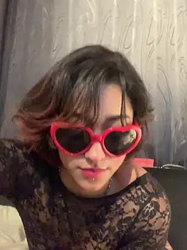 LilithMonette webcam