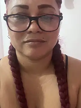 Red_milf_love webcam