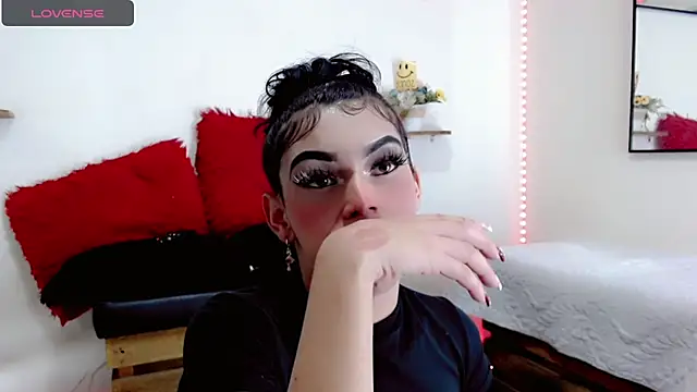 NathalialLooes Live Webcam on Stripchat