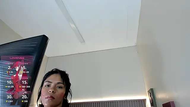 Tiara_Latina webcam