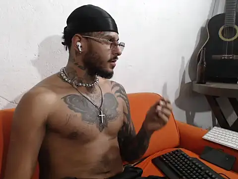 liyamjunior - Liyamjunior's free webcam - UK Sex Cams