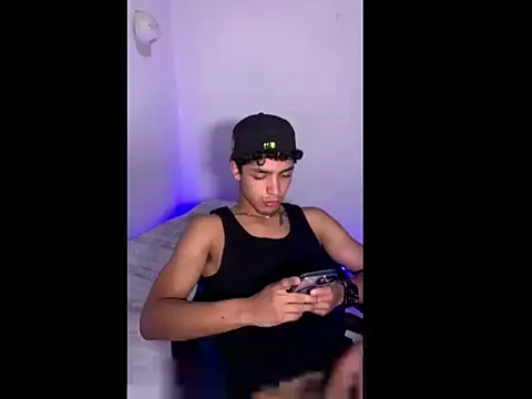 Andrew_twink18s webcam