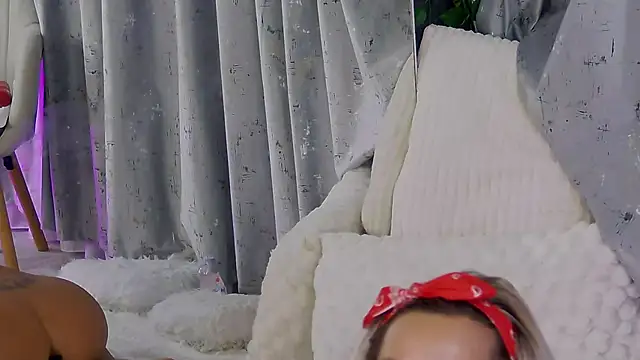 IsabelleEthan webcam