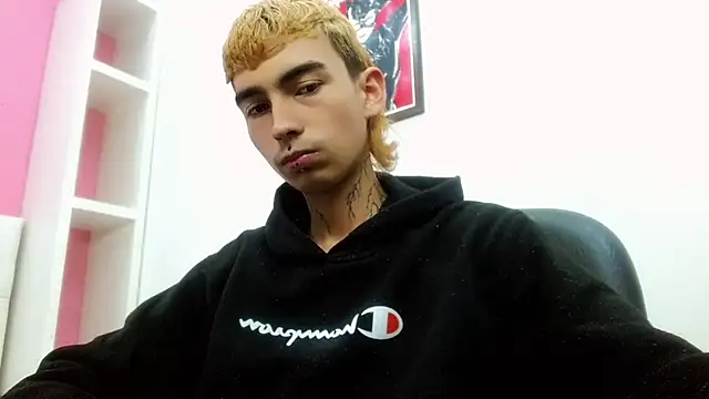 ttimy_x_boy webcam