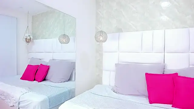 violeta_ruizz webcam