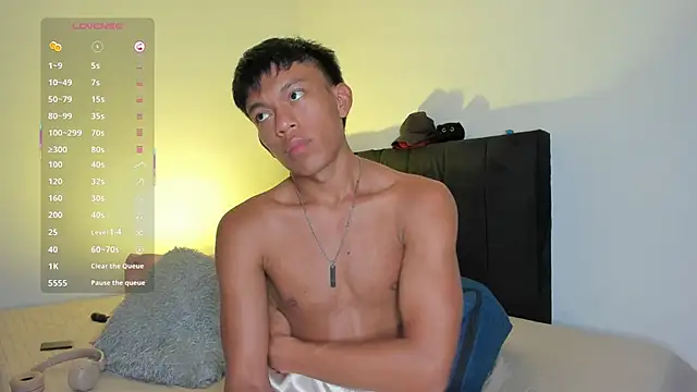 santinaughty - Santinaughty's free webcam - UK Sex Cams