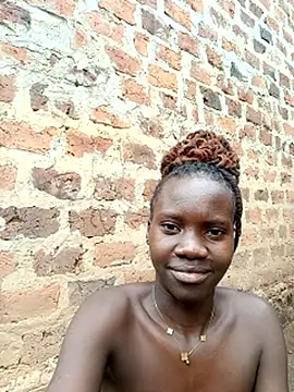 Black_juicy24 webcam