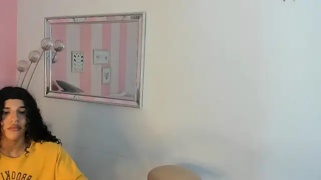 Amaia_Monroe Live Webcam on Stripchat