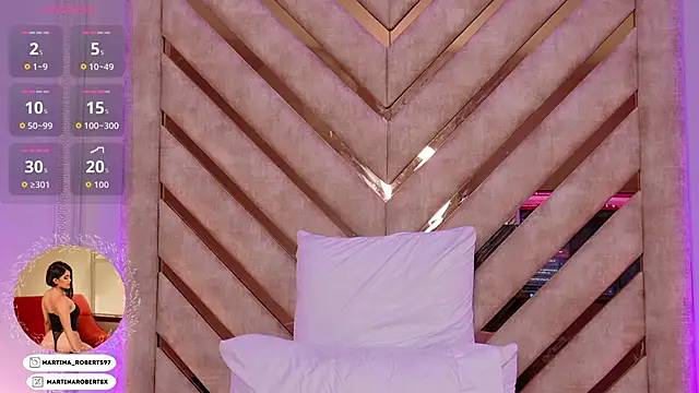 Martina-Roberts- webcam