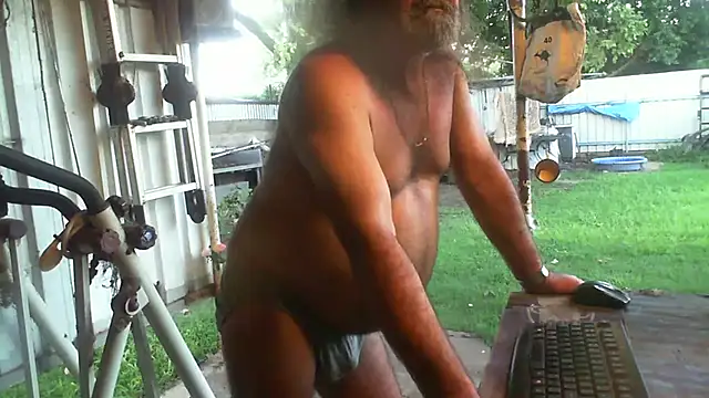 herbie010666 - Herbie010666's free webcam