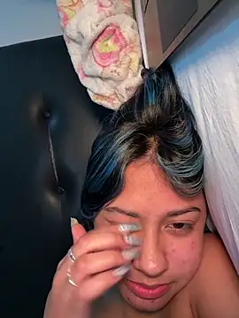 lynn9000 - Lynn9000's free webcam - UK Sex Cams