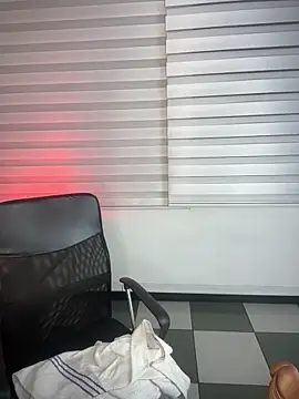 riri_brunnete webcam