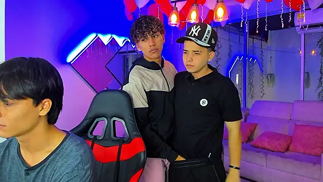 Houseofwarrios webcam