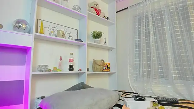 sofia_love01 - Sofia_love01's free webcam - UK Sex Cams