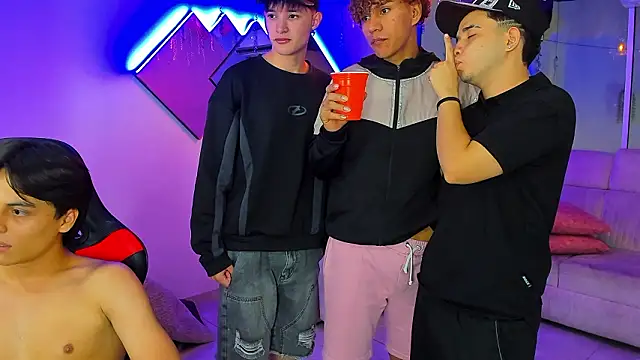 Houseofwarrios webcam