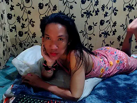 LadyBoyBigCock69 webcam