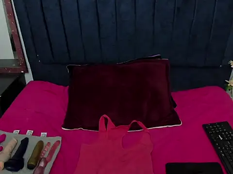 alaha_evans - Alaha_evans's free webcam - UK Sex Cams