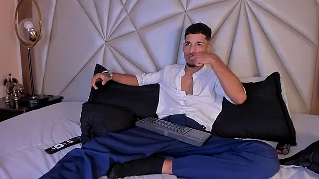 thiagoferreti - Thiagoferreti's free webcam - UK Sex Cams