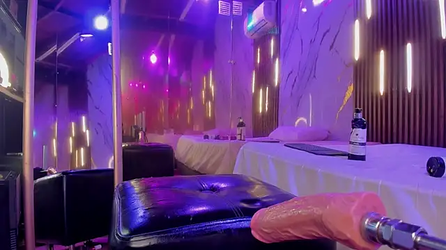 BritannyClaire webcam