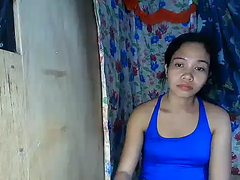 PinaySkinnyGirl webcam