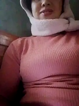 trieutrieu20 - TRIEUTRIEU20's free webcam - UK Sex Cams