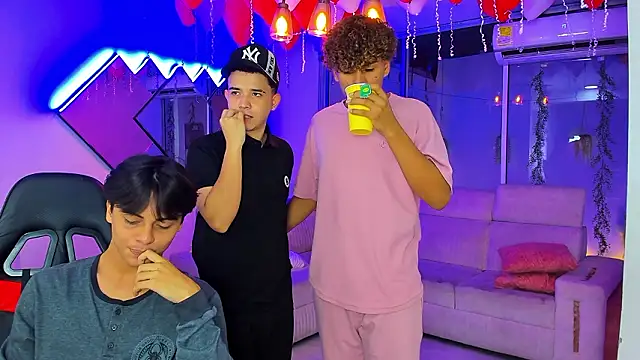 Houseofwarrios webcam