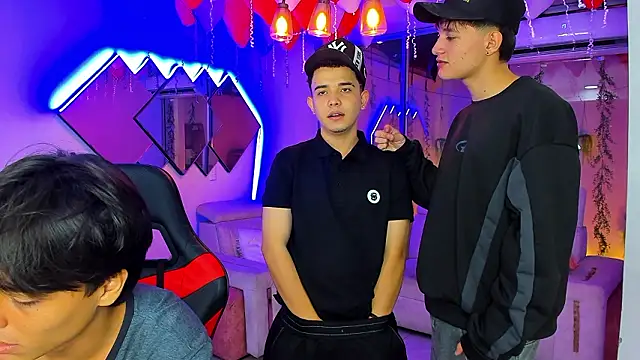 Houseofwarrios webcam