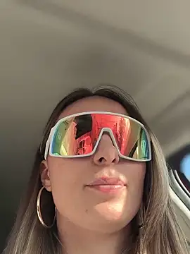 Webcam Model (Wonder_Kari)  is live.Free join now!