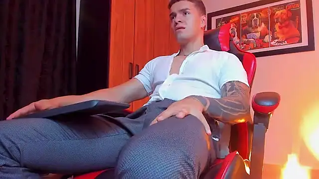 ALPHA_DOMINUS_ from StripChat is Freechat