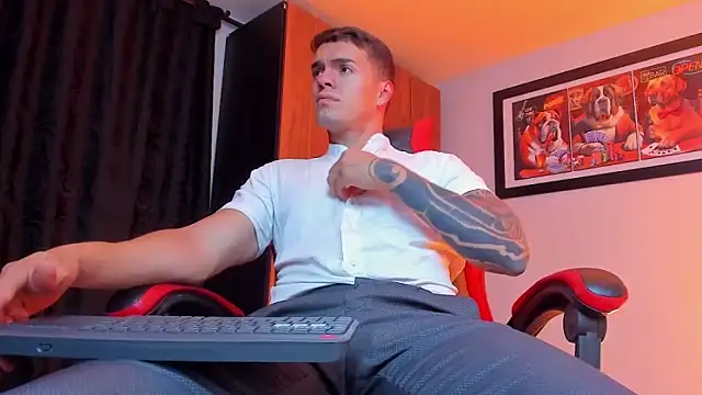 ALPHA_DOMINUS_ Live Webcam on Stripchat