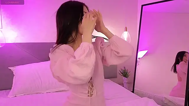 SlowSweetWhispe webcam