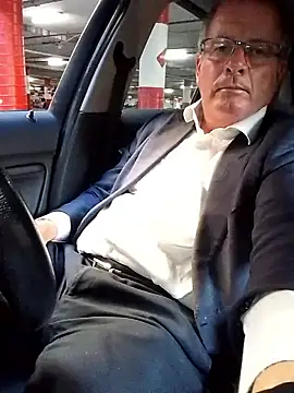 stiffandlubed@xh webcam