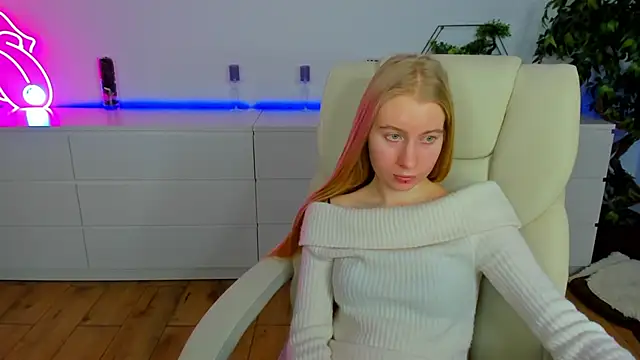 Alina_Blonde webcam