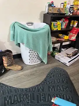 SavorredEscapist webcam