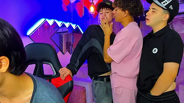 Houseofwarrios webcam