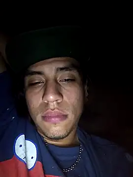 AlexAlejandro13 webcam