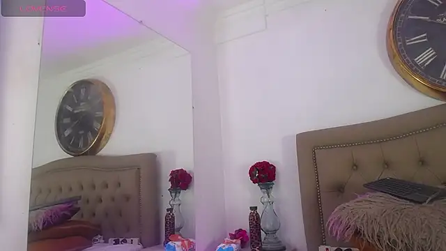 Adara_Ferrara webcam