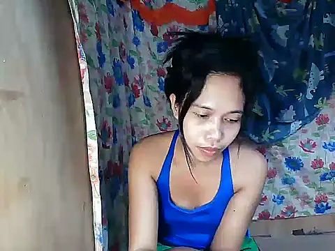 PinaySkinnyGirl webcam