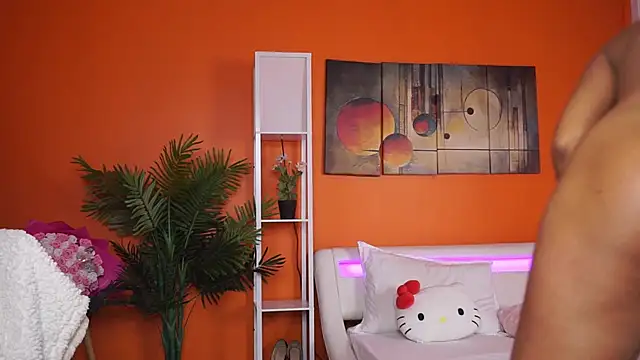 LovingBlondie webcam