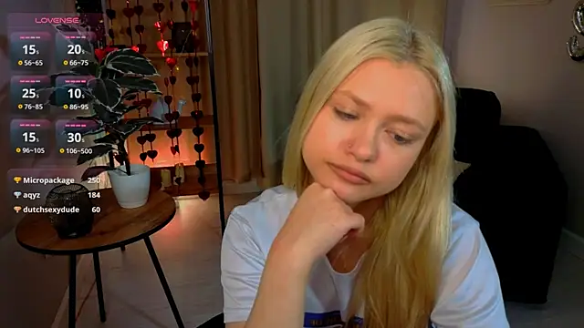 Millie_Vanillies webcam