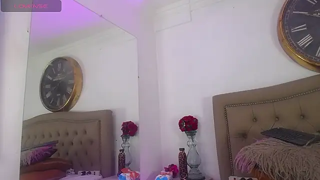 Adara_Ferrara webcam