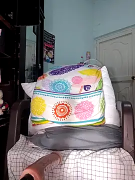 KattalellaGomez webcam