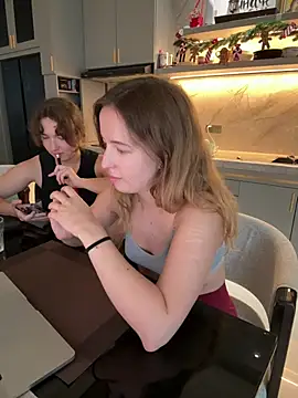 nura_n_sarah - Nura_n_Sarah's free webcam - UK Sex Cams