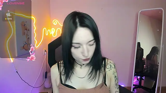 AliceeinWonderlanddd webcam