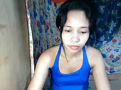 PinaySkinnyGirl webcam