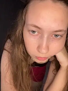 Webcam Model (Holy_Poly)  is live.Free join now!