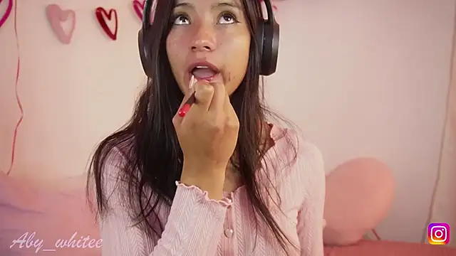 AbyWhitee webcam