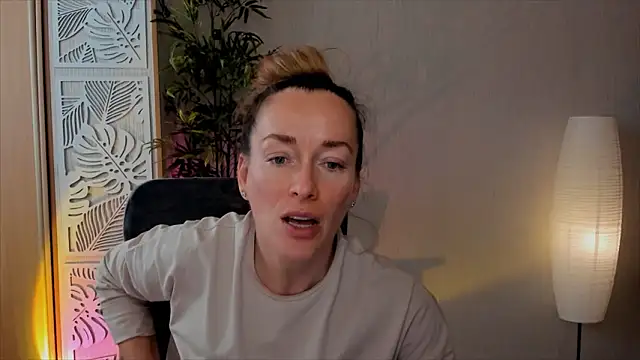 RebeccaMartinez webcam